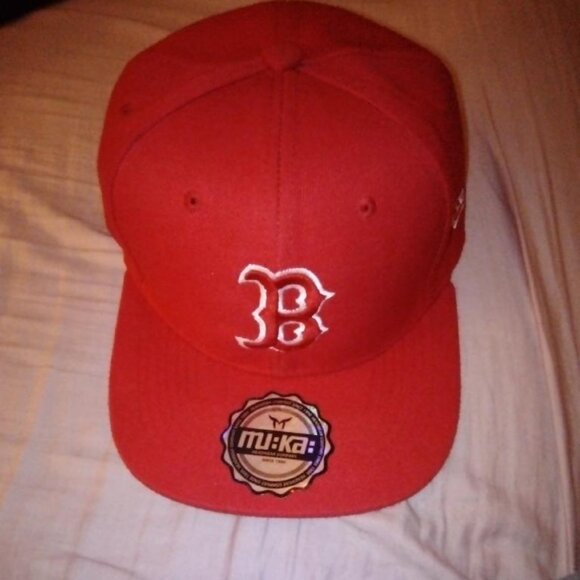 Boston Fitted - Picture 1 of 1